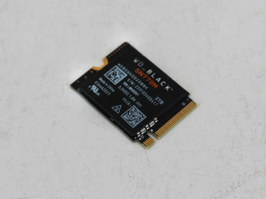 Die kompakte WD_BLACK SN770M NVMe SSD auf einen Blick.