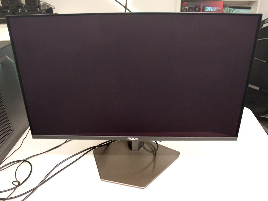 AGON PRO AG326UD OLED-Monitor im Test.