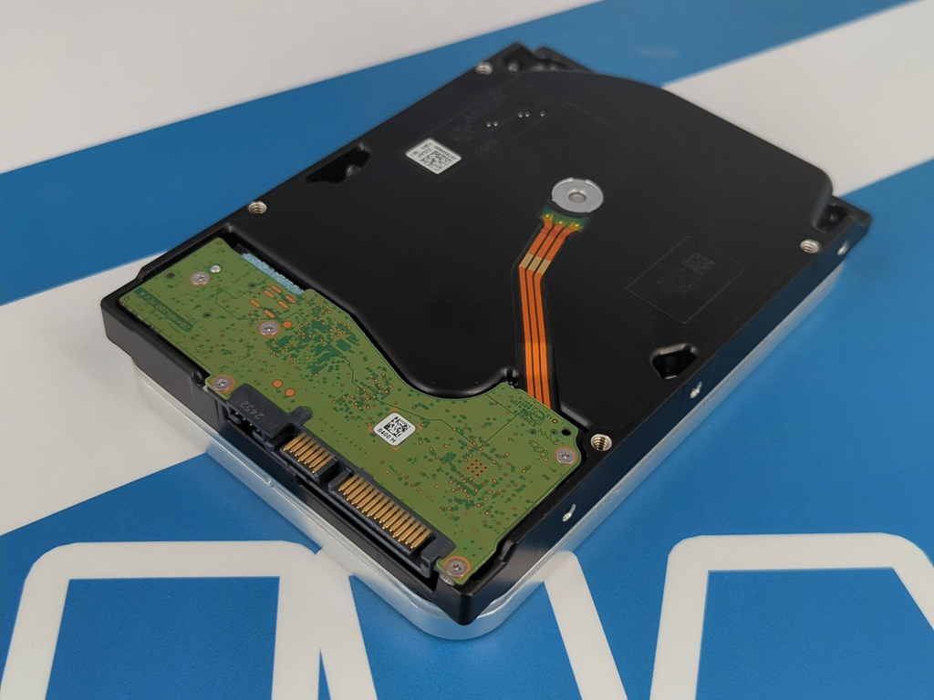 Seagate IronWolf Pro NAS HDD, 32 TB (Anschlussbereich).